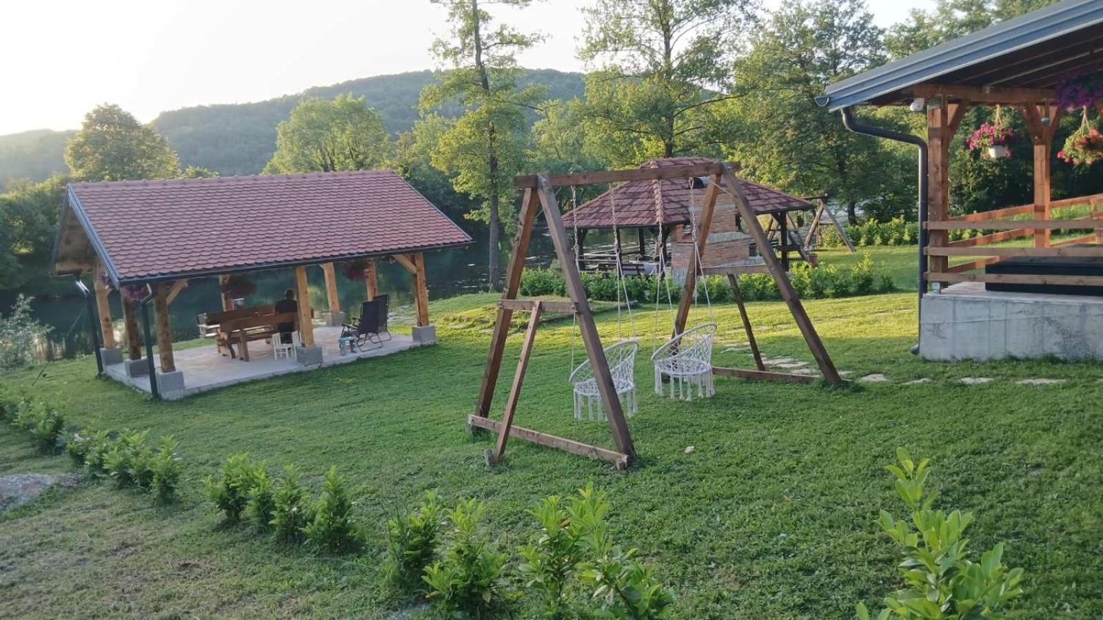 Vikendica Krupa Na Vrbasu Villa บันยาลูกา ภายนอก รูปภาพ